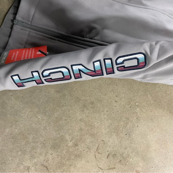 Cinch concealed carry vest. - Picture 2 of 4